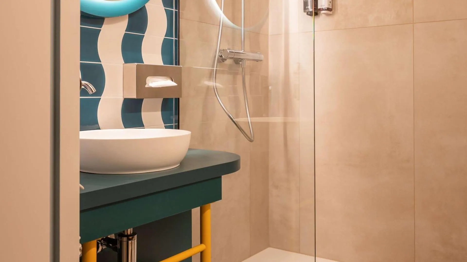 Otel Ibis Styles Brugge Centrum
